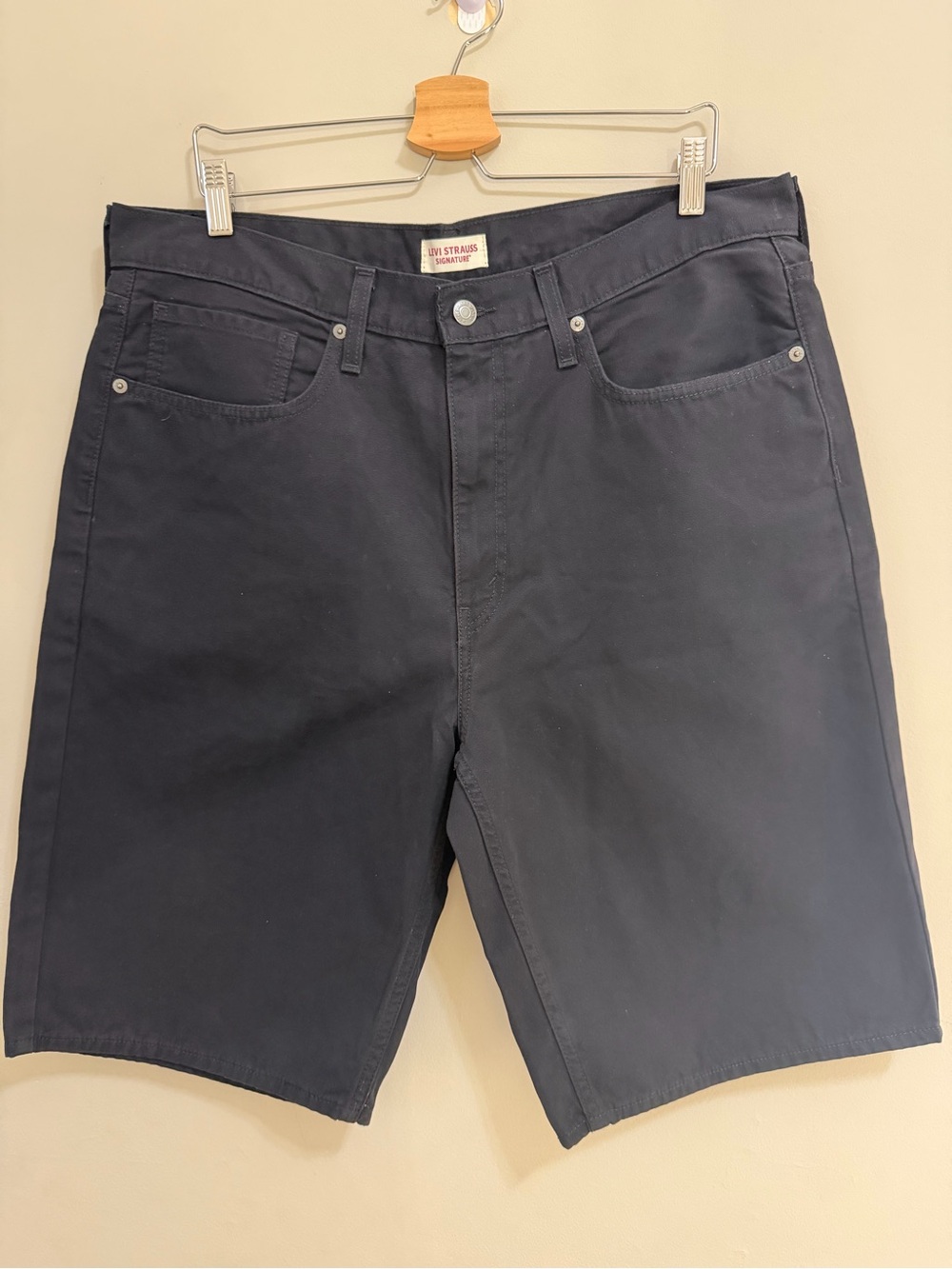 Levi's Men's Navy Flat-Front 100%Cotton Shorts